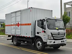 福田欧马可S3en 5.2米厢式危险品运输车实拍