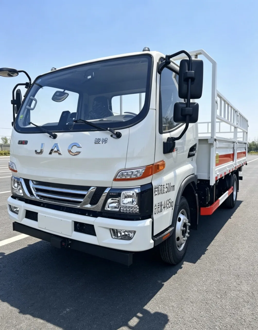 江淮骏铃 V5 蓝牌 4.2 米易燃气体厢式运输车（玉柴 175 马力，新规 AEBS）