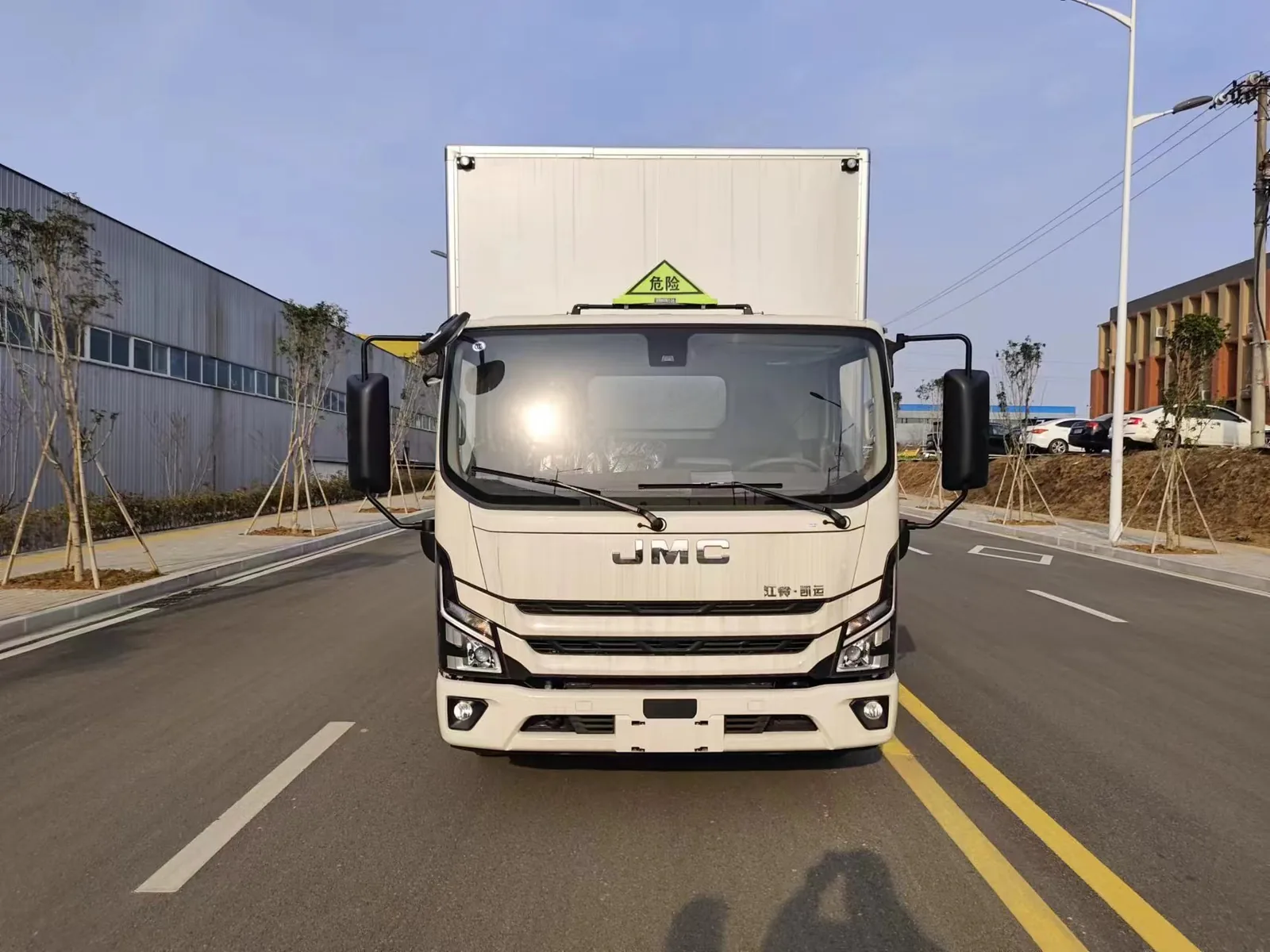 江铃新凯运宽体黄牌5吨四公告危险品厢式运输车